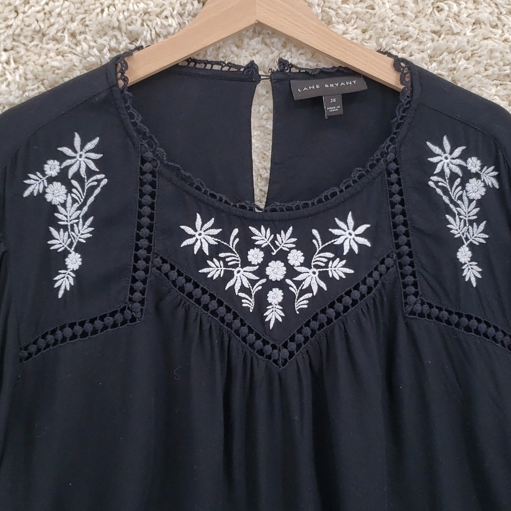 Lane Bryant Women US 26 Black White Top Long Sleeve Viscose Embroidered Eyelet - Picture 3 of 7